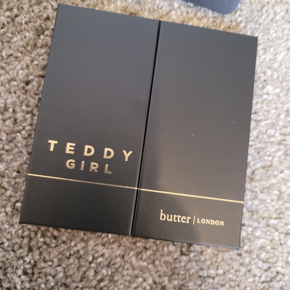 Butter London Teddy Girl Eye Shadow Pallette - Picture 5 of 7